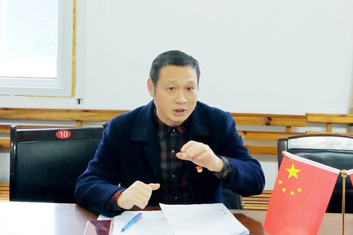 向宇飛列席指導(dǎo)股份公司氯堿黨支部“不忘初心、牢記使命”專題組織生活會(huì)(圖2)