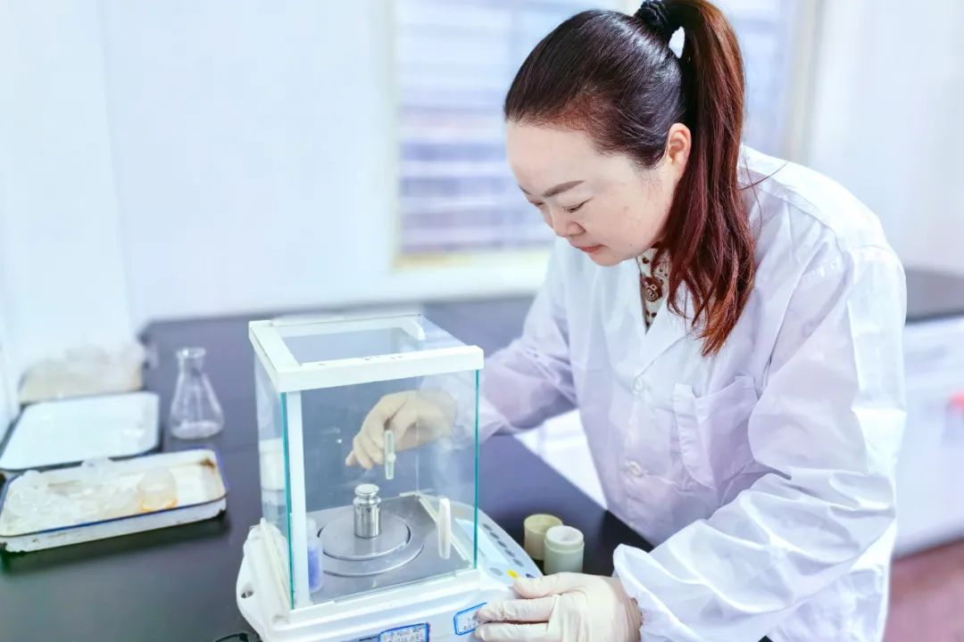 【宜化榜樣】股份公司黃冬燕：立足分析崗位，爭當技術(shù)能手(圖3)