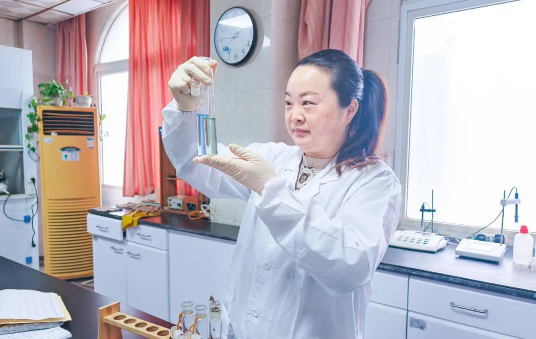 【宜化榜樣】股份公司黃冬燕：立足分析崗位，爭當技術(shù)能手(圖2)