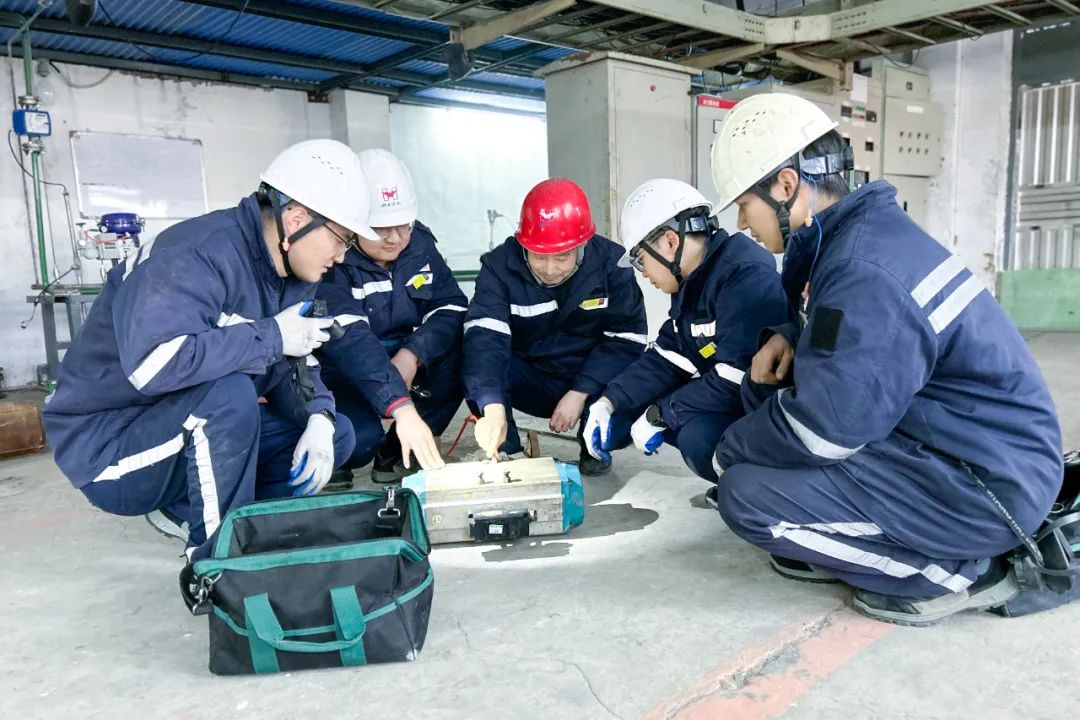 喜訊！股份公司PVC電儀維護(hù)班、消防班榮獲此項(xiàng)榮譽(yù)(圖2)