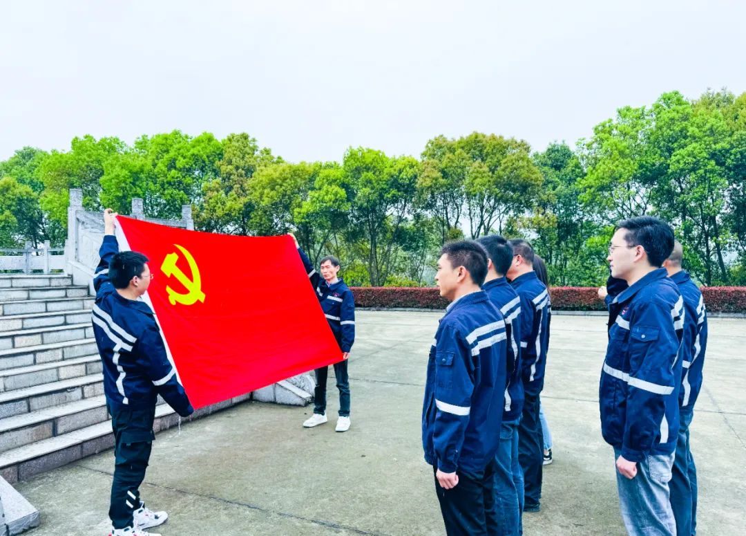在緬懷中汲取奮進力量！這場主題黨日活動“走心”更“入心”！(圖3)