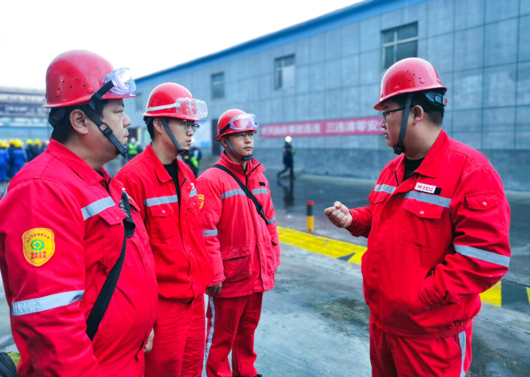 新疆宜化：直擊大修一線，看他們奮戰(zhàn)的身影(圖8)