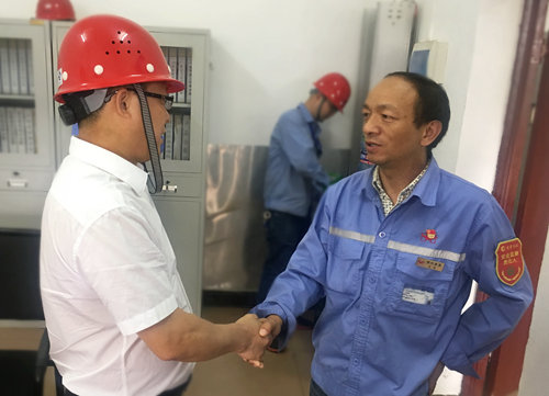 王大真到宜都園區(qū)、股份公司看望慰問基層黨員